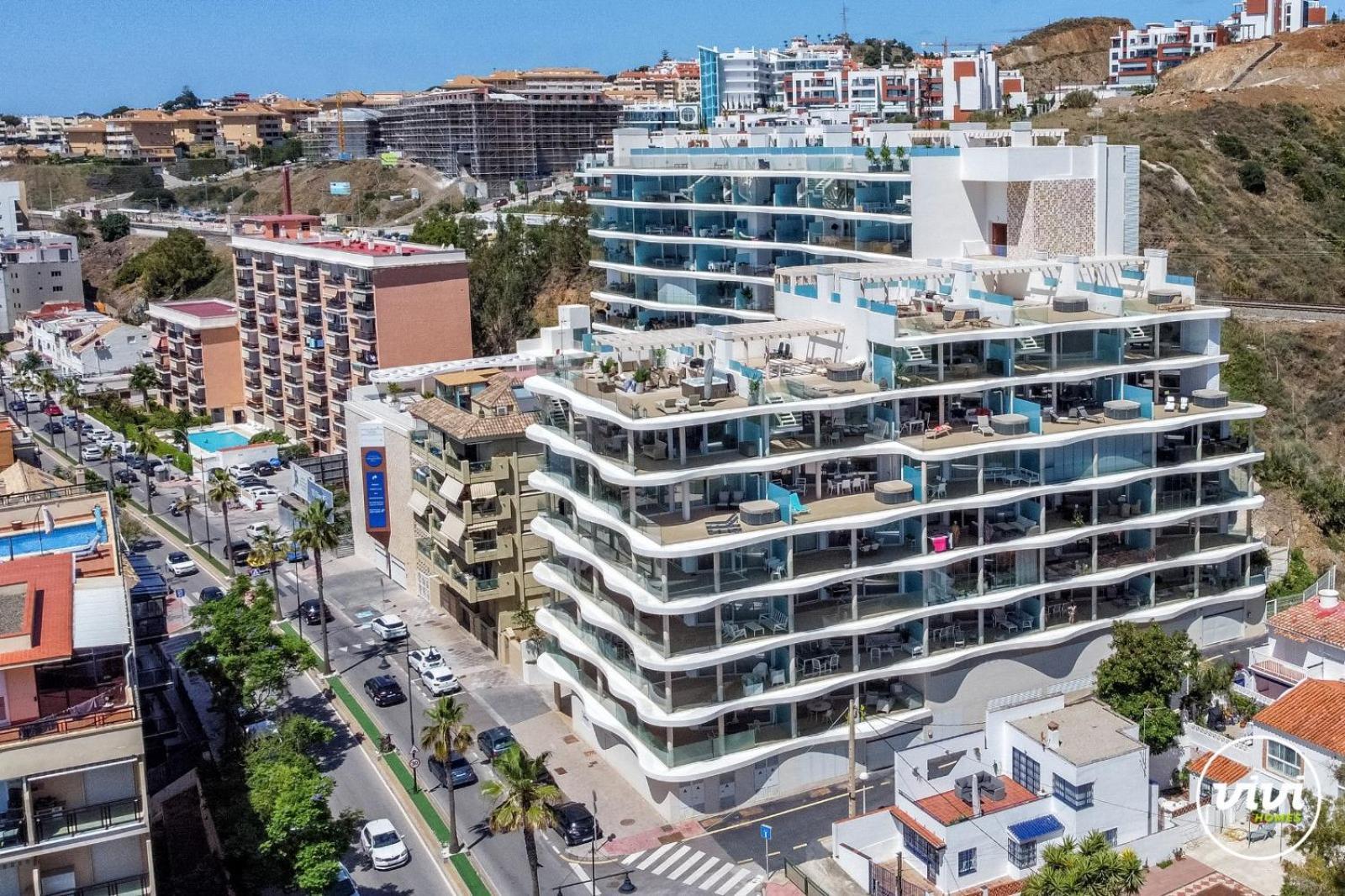 Vivi Homes - Kenzo Pool, Terrace & Sea View Appartement